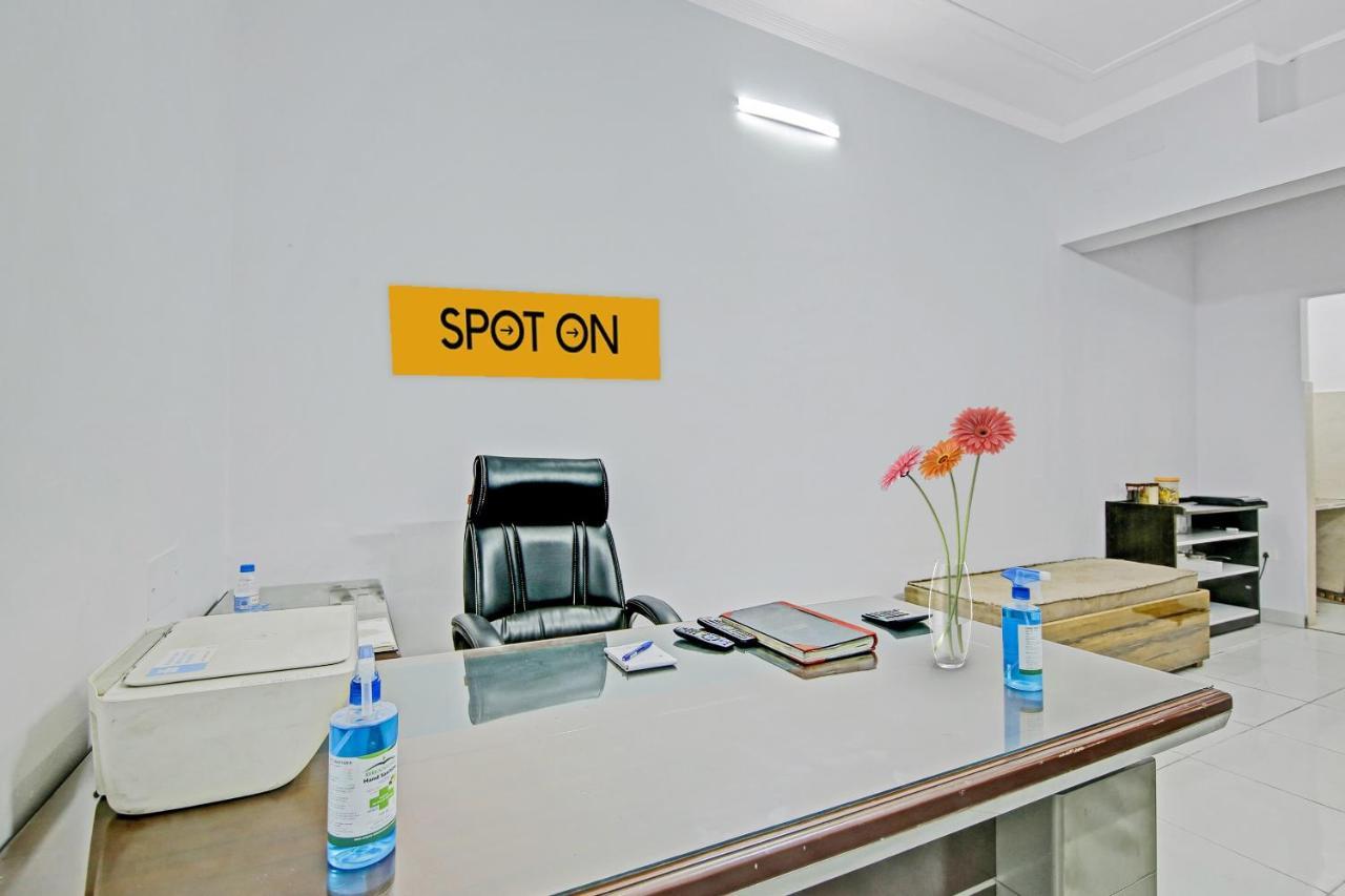 Spot On Shree Naman Guest House Сонипат Екстериор снимка