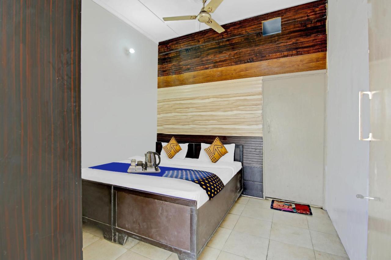 Spot On Shree Naman Guest House Сонипат Екстериор снимка