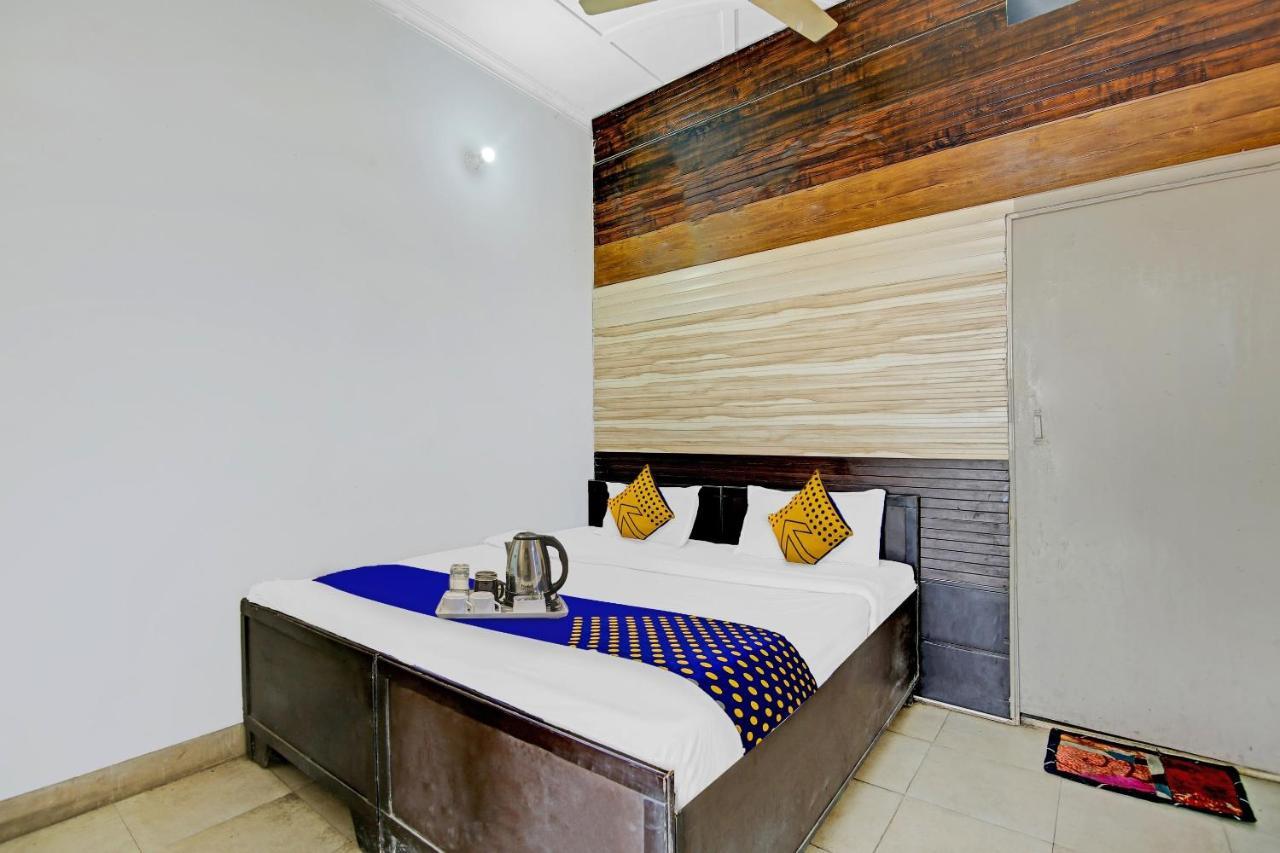 Spot On Shree Naman Guest House Сонипат Екстериор снимка